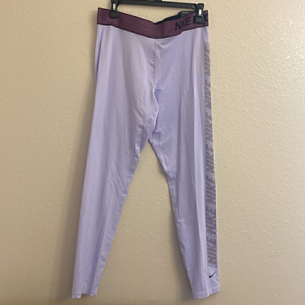Nike Pro training/ entraining tight fit light lilac pants